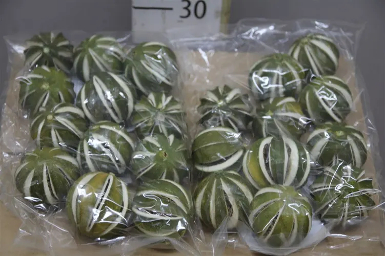 Dried Green Limes Whole 250gr